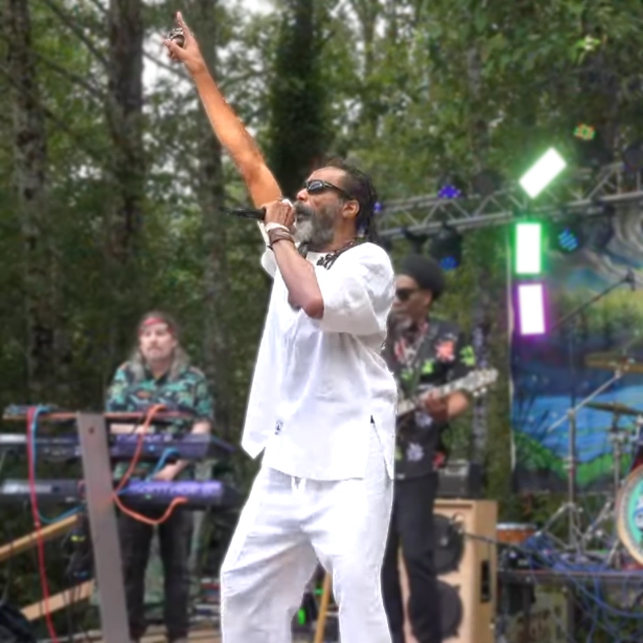 Prezident Brown live performance